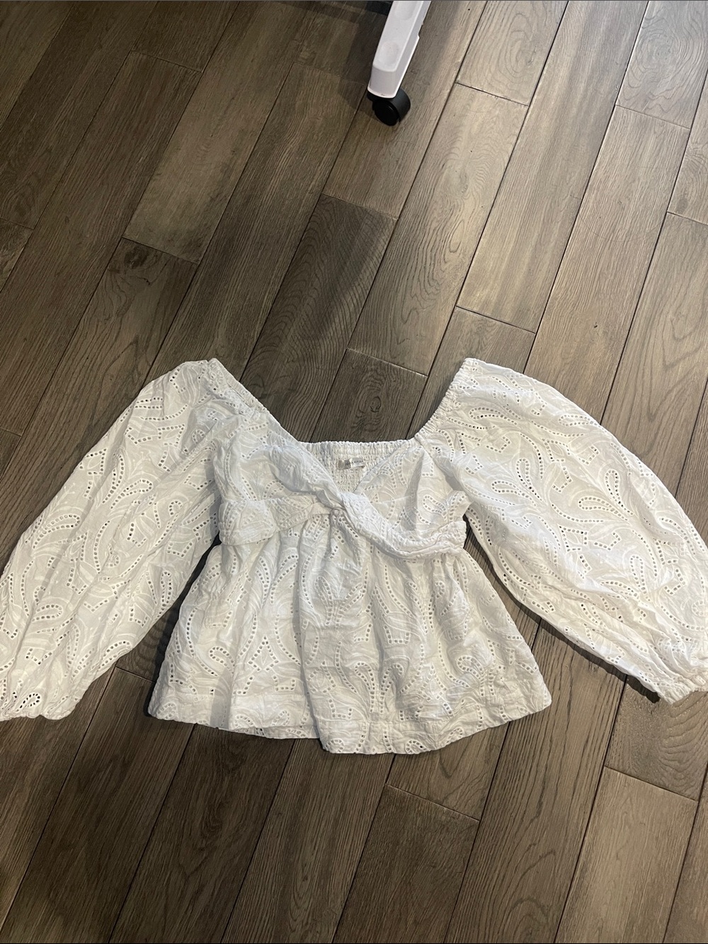 Banana Republic White Eyelet Puff-Sleeve Blouse